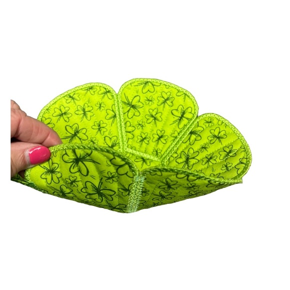 Hand Crafted Basket Center Piece Bowl Quilted 8 round x 3 in tall Shamrock - Picture 3 of 15